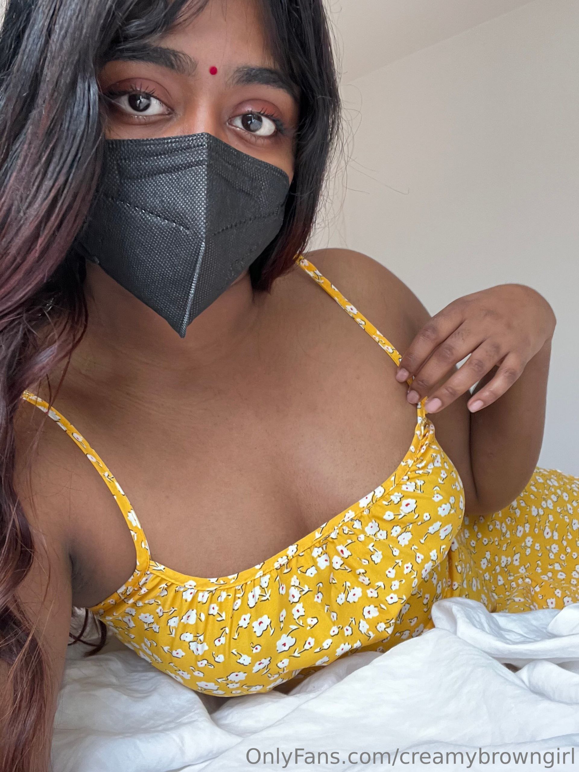 CreamyBrownGirl (Tamil Chick)